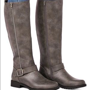 BNWT * Tall Grey Didoa Boot with Wide Calf